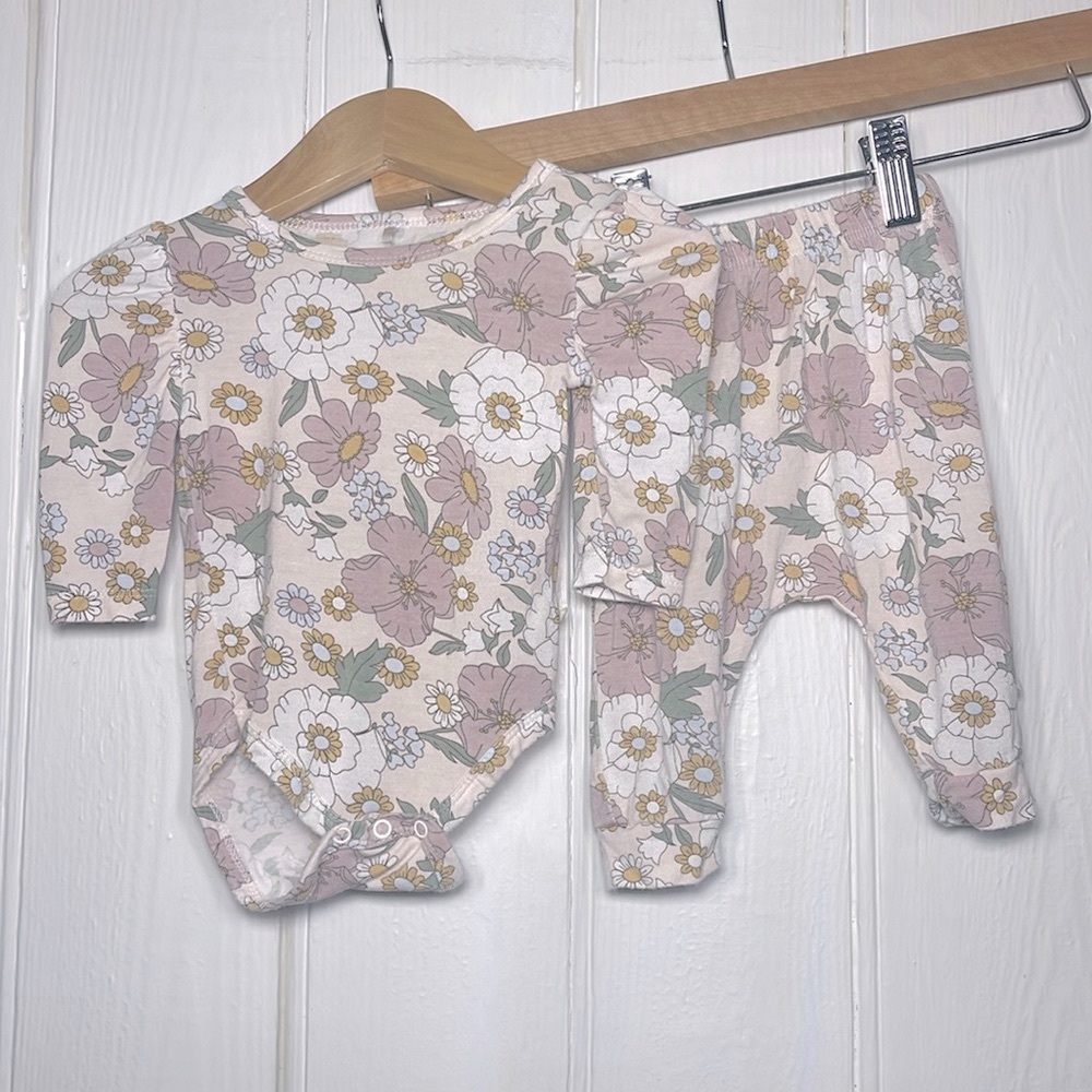 MILKBERRY EUC Girls Bamboo Neutral Floral Print Long Sleeve Onesie Leggings Set